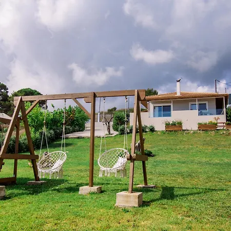 Angelina Villa Alikész