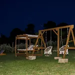 Angelina Villa *